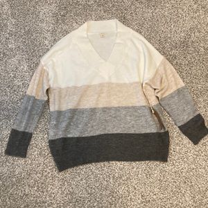 NWT Medium VNeck Drop Shoulder Loose Fit Light Weight Colorblock Striped Sweater